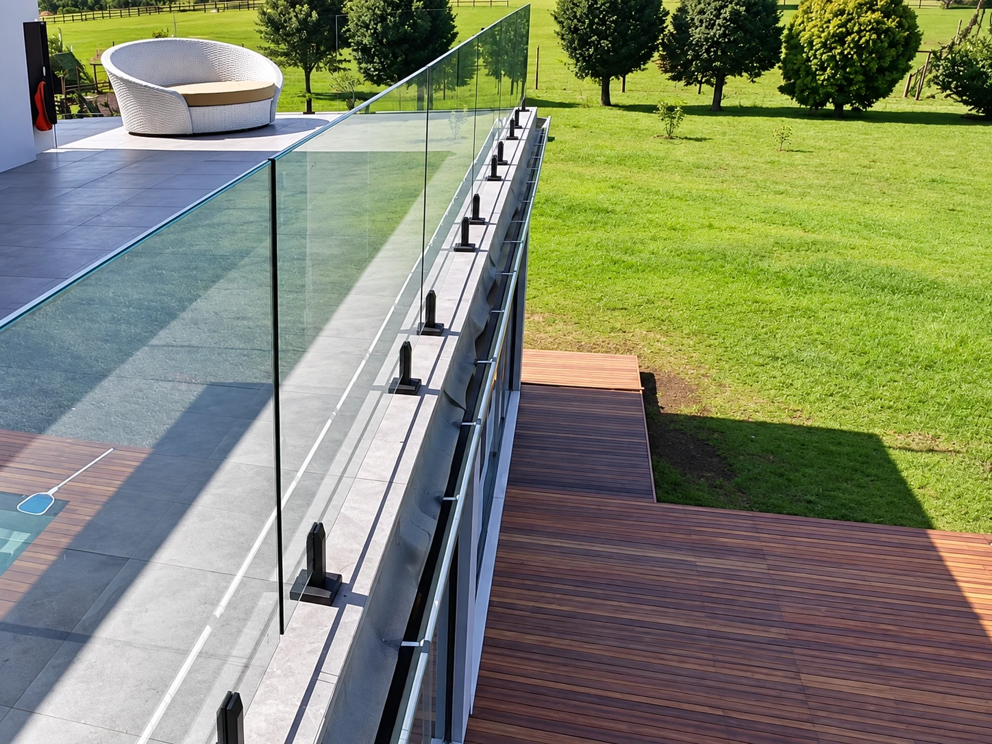Glass balcony balustrade